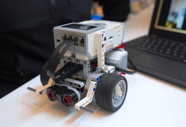 Using Scratch to Control Mindstorms Robots - Make